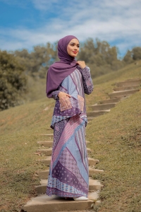 Ayana Kurung Batik in Mulberry